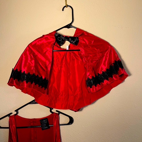 Gothic Red Riding Hood Costume - Picture 5 of 7